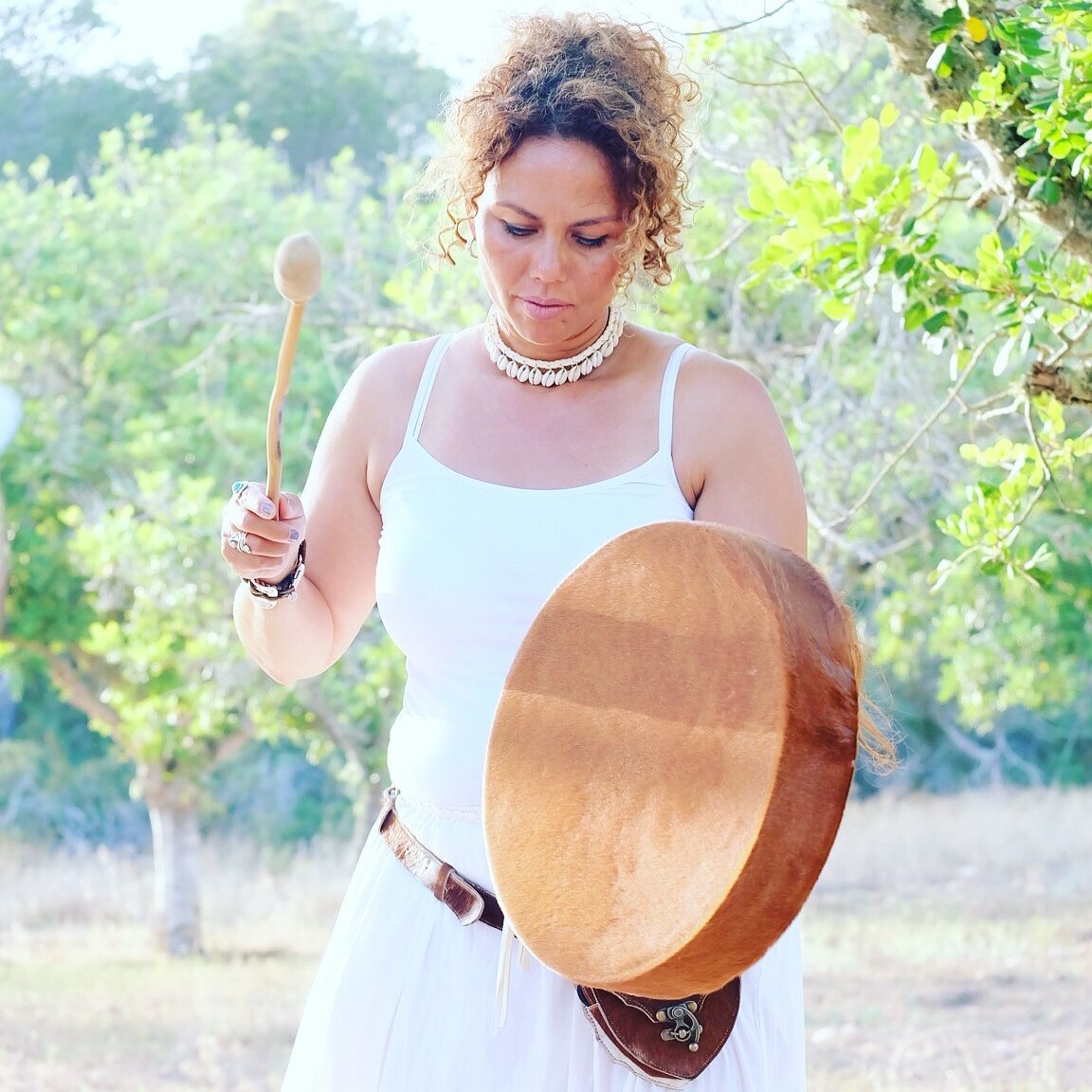 YIOJ-wandelcoaching_Rachela_drum_retraite-Ibiza